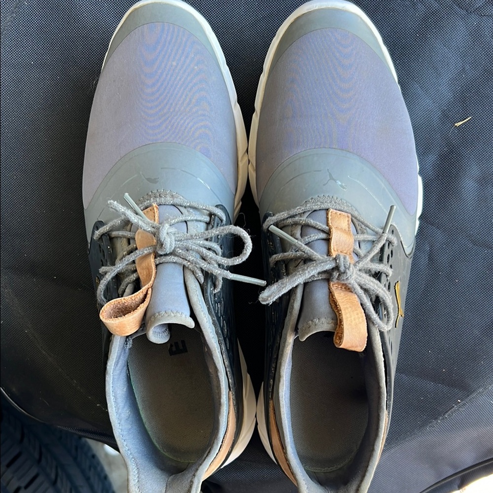 Men's golf shoes